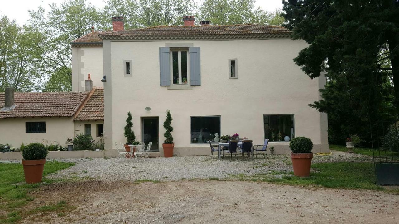 Manoir En Crau Hotel Arles Exterior photo